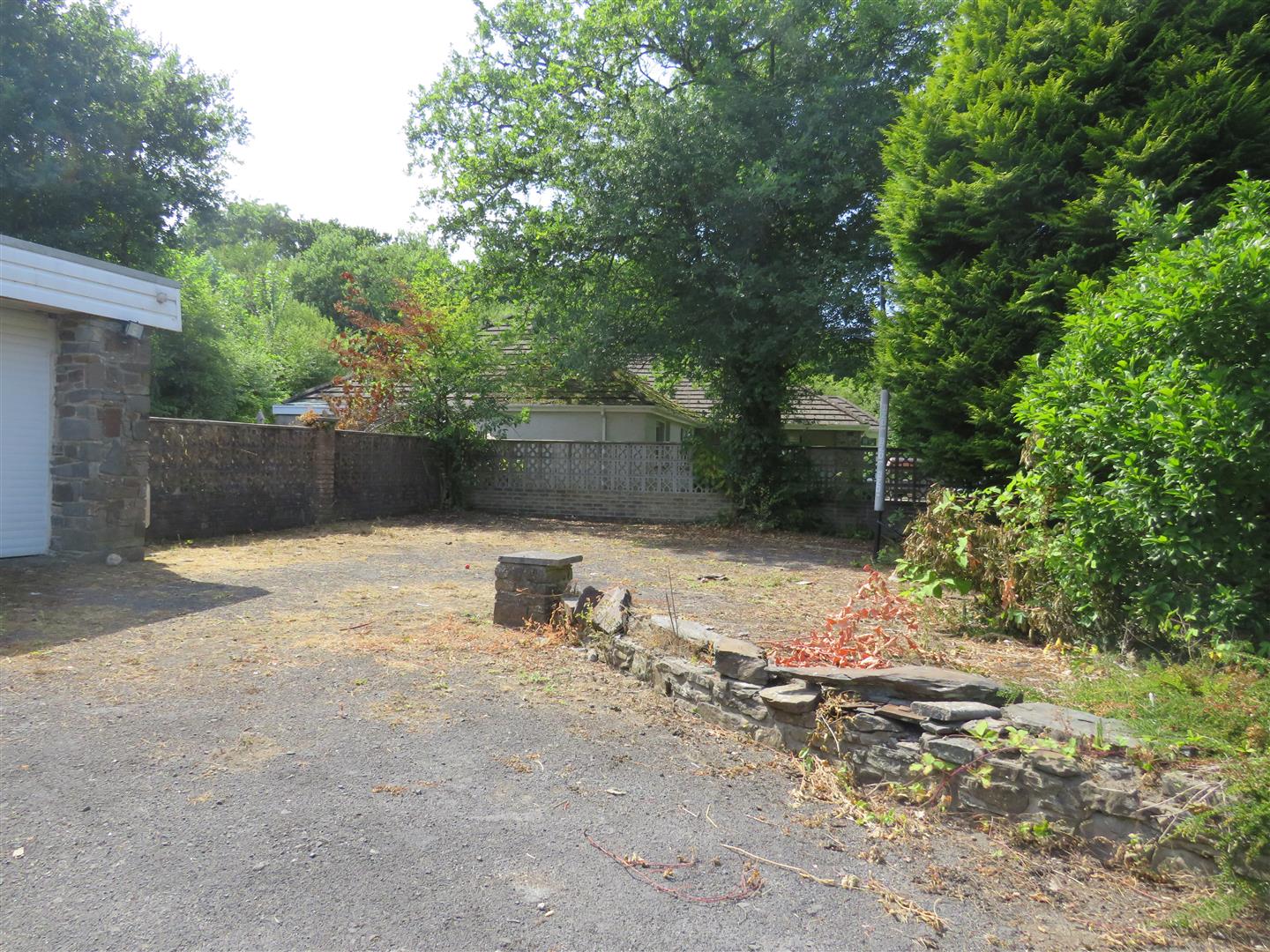 Mwrwg Road, Llangennech, Llanelli, Carmarthenshire, SA14 8YR Property for Sale Willow